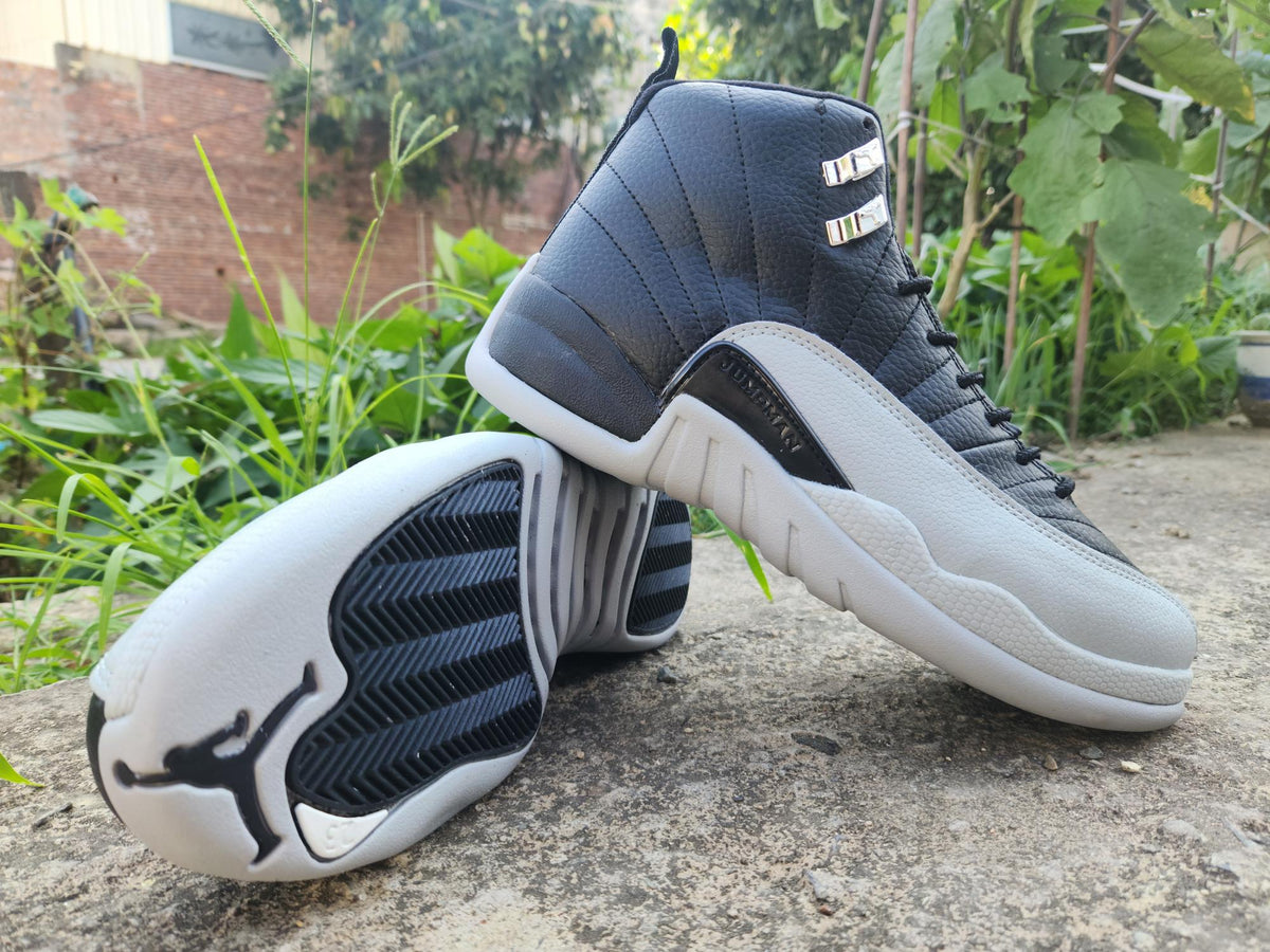 Air Jordan 12 Black/Light Grey