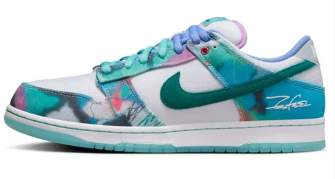 Nike SB Dunk Low Futura Laboratories Bleached Aqua HF6061-400