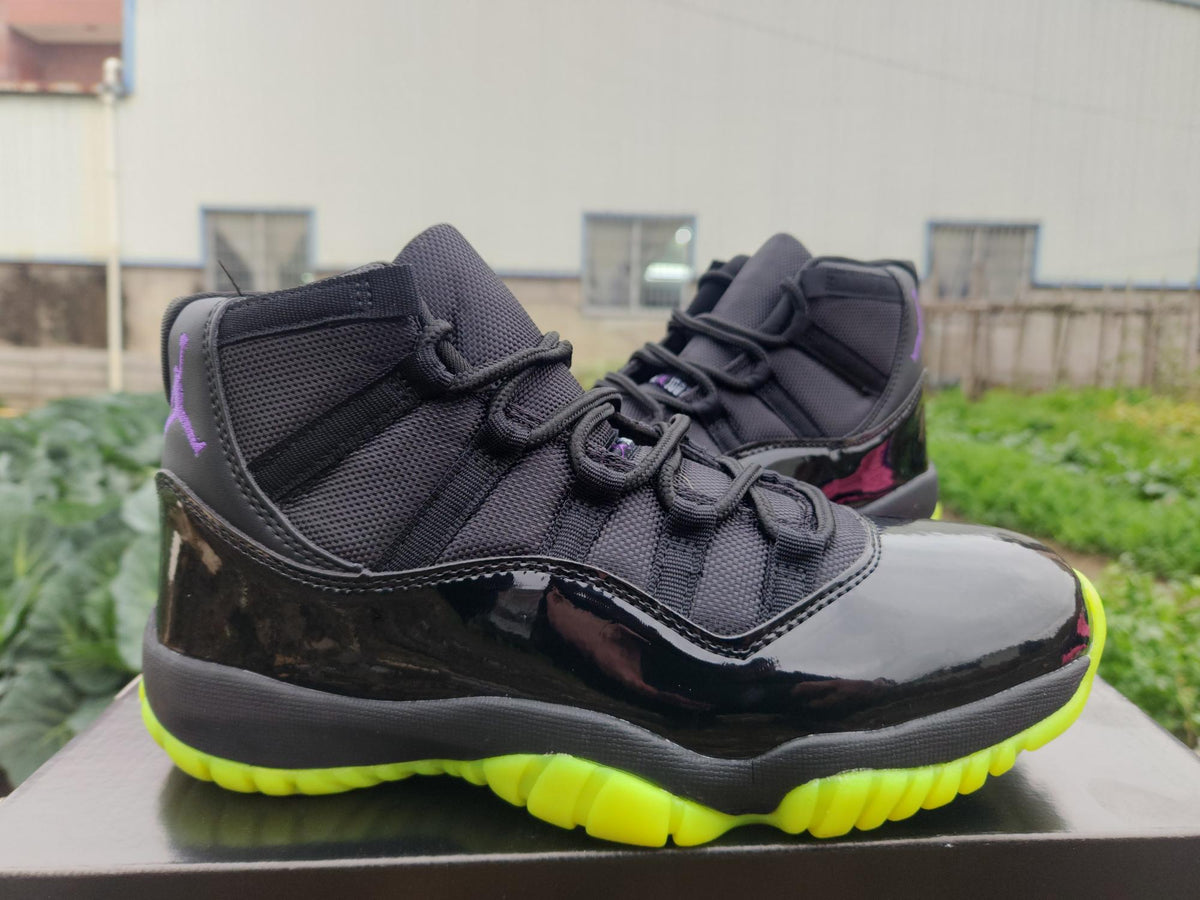 Air Jordan 11 Retro “Black-Green”
