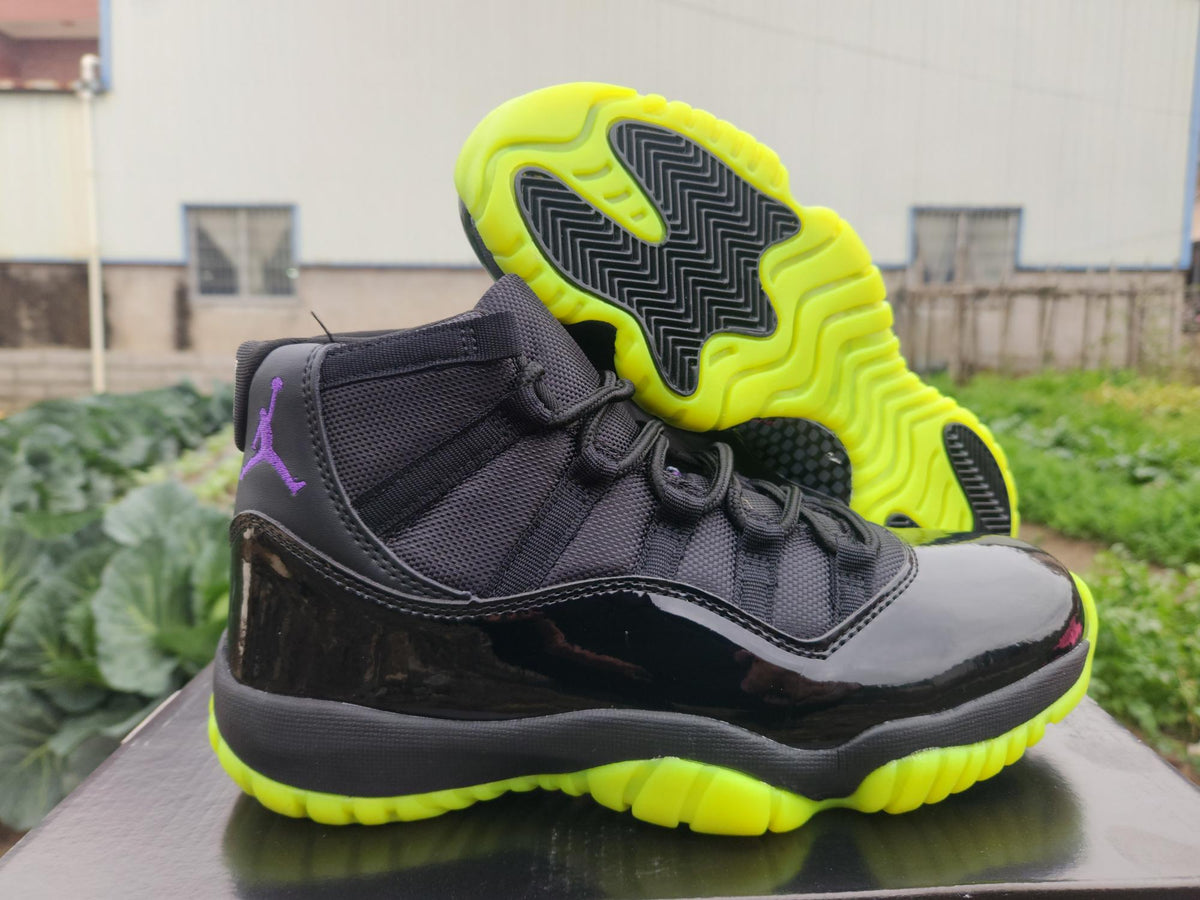 Air Jordan 11 Retro “Black-Green”