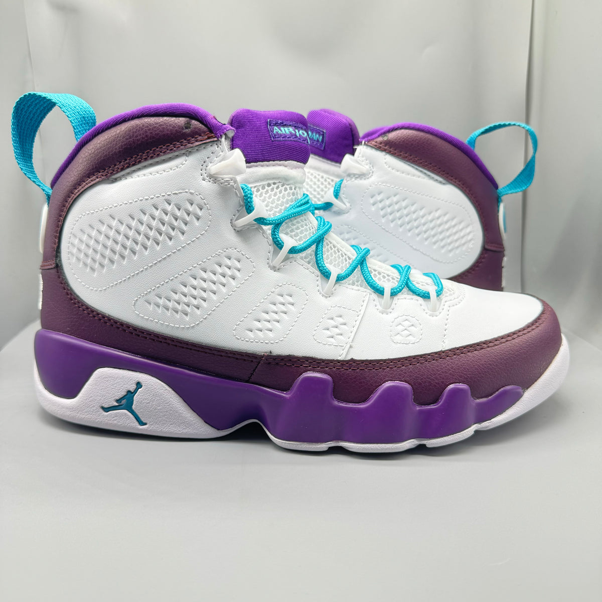 Air Jordan 9 White Purple Sneakers