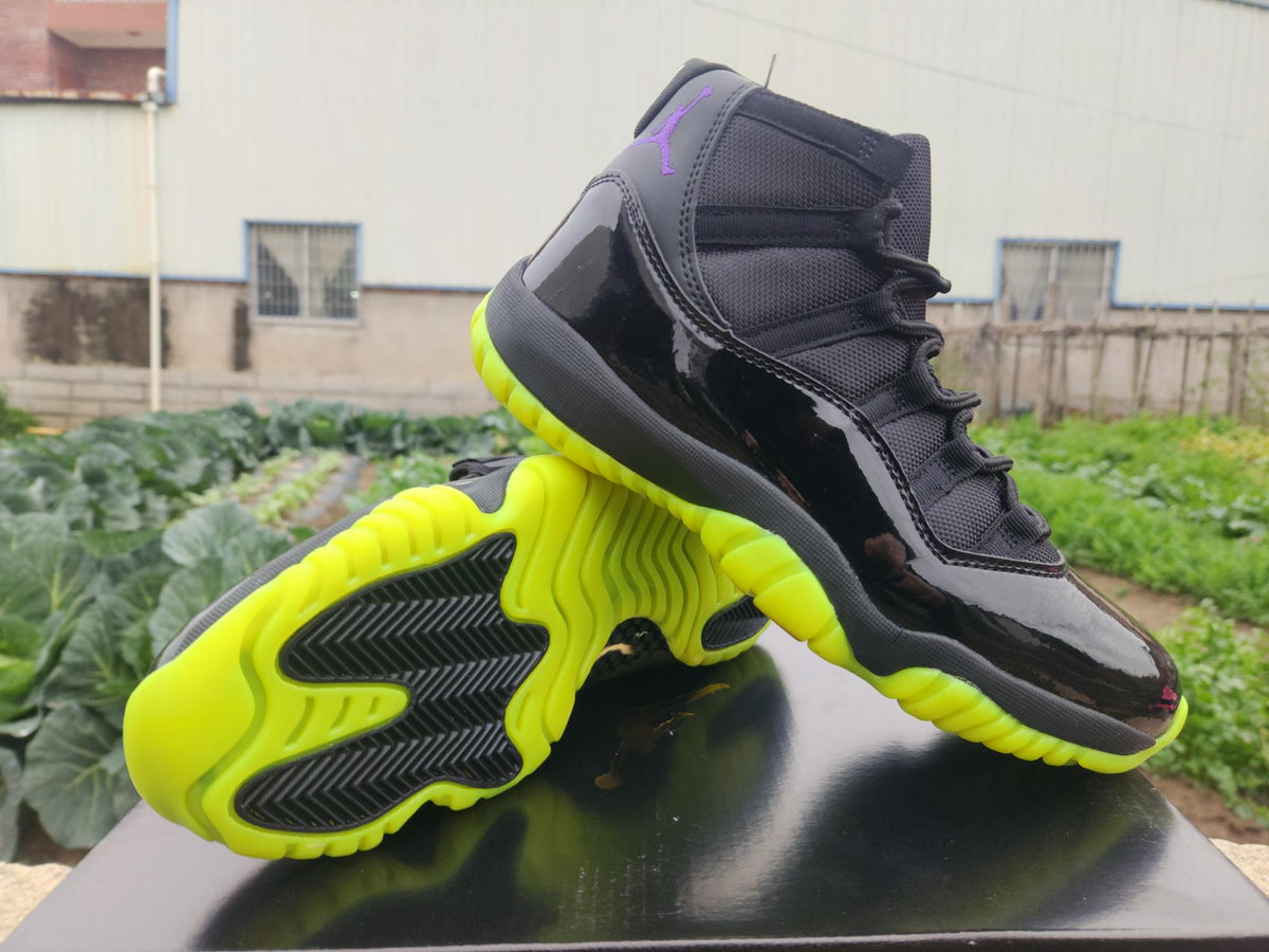 Air Jordan 11 Retro “Black-Green”