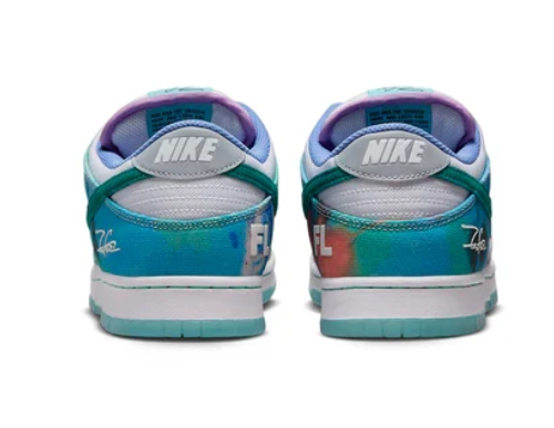 Nike SB Dunk Low Futura Laboratories Bleached Aqua HF6061-400
