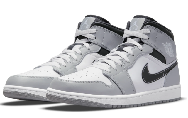 Air Jordan 1 Mid “Light Smoke Grey” 554724-078 (443)